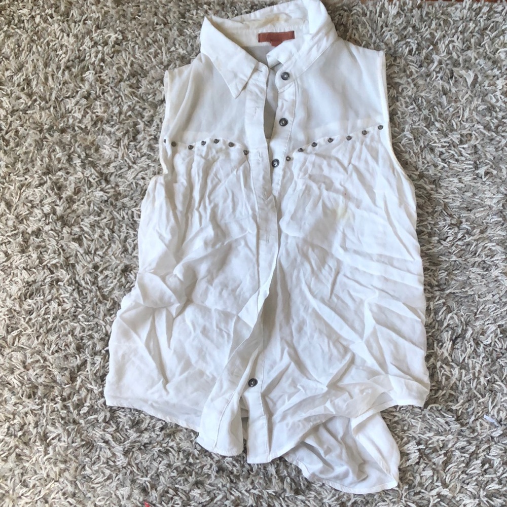 Sleeveless top